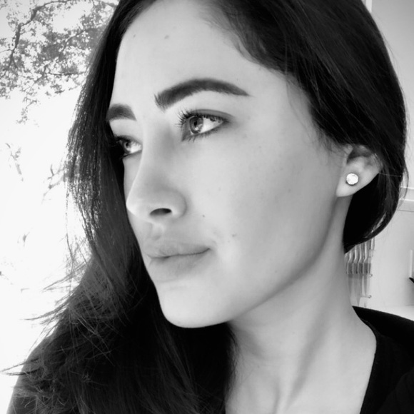 Meet your Posher, Lily - Picture 1 of 1